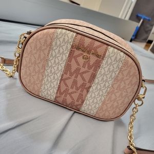 Michael kors crossbody bag